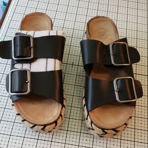 True Craft Black and Cream Sandals 7.5
